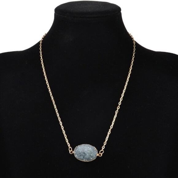 Express Gray Druzy Crystal Quartz Agate Pendant Necklace - Picture 4 of 5